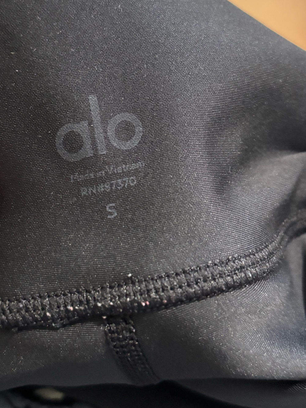 ALO YOGA Women’s High-Waist Airlift Black Leggings - Picture 14 of 14